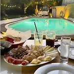 Sa Burra בית הארחה Gadoni
