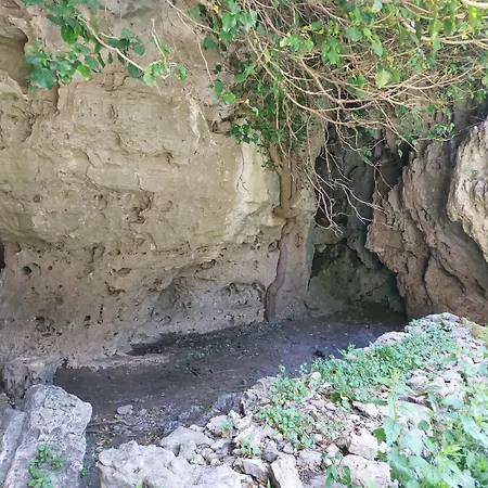 Sa Burra בית הארחה