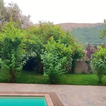 Sa Burra בית הארחה Gadoni